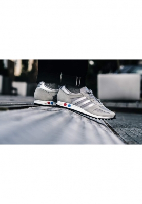 CQ2280_ADIDAS_LA_TRAINER_férfi_sportcipő__elölről